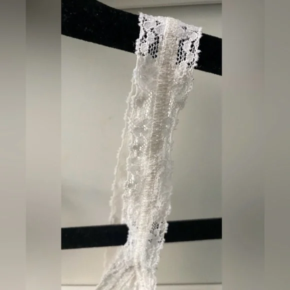 Abercrombie & Fitch Girls Large White Lace Tank Top-Camisole - Picture 4 of 8